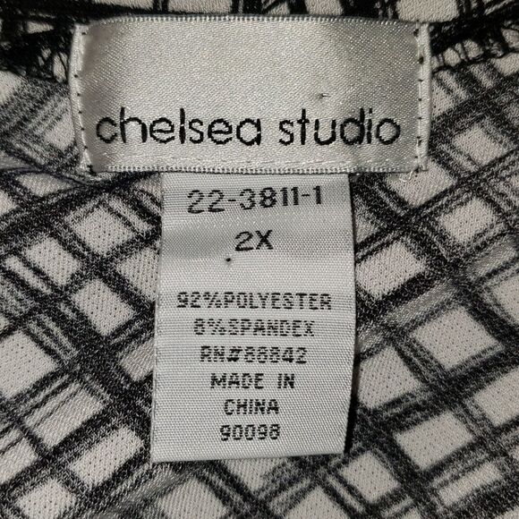 Chelsea Studio Plus Size Black/White Cardigan - Picture 6 of 6